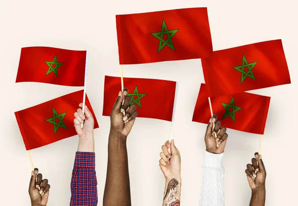 Ruce Mávali Vlajkami Maroka — Stock fotografie