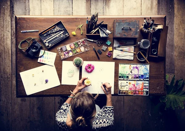 Artist Drawing Watercolors — Stock Photo, Image