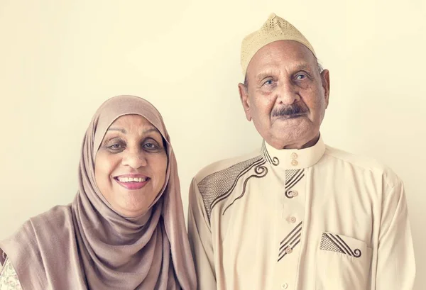 Senior Pareja Musulmana Casa — Foto de Stock