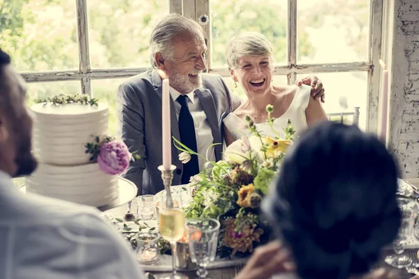 Senior Kaukasische Paar Elkaar Zitten — Stockfoto