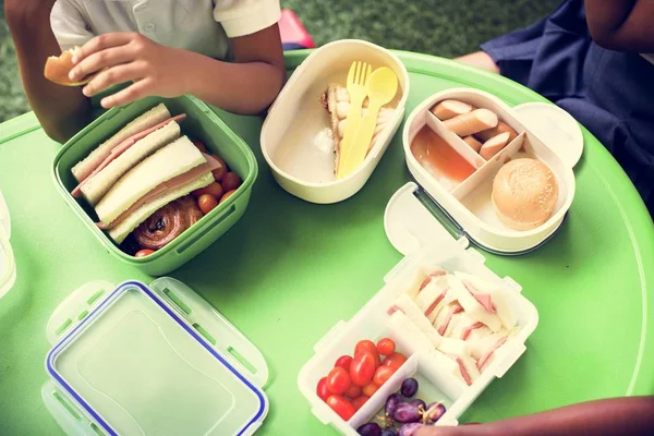 Kinder Essen Mittagessen Der Grundschule — Stockfoto