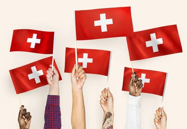Handen Zwaaien Vlag Van Zwitserland — Stockfoto