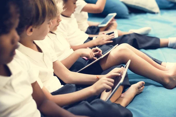 Gelukkige Jonge Geitjes Basisschool — Stockfoto