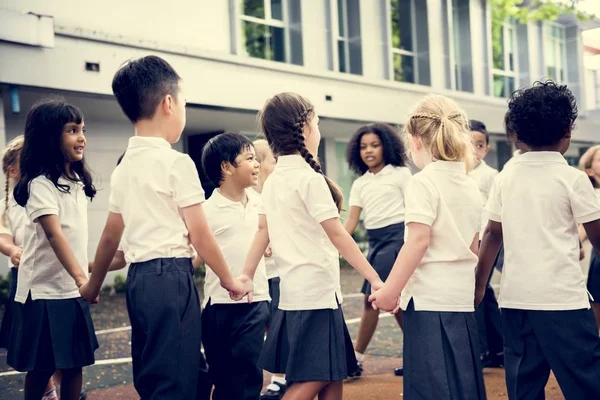 Bambini Felici Alla Scuola Elementare — Foto Stock