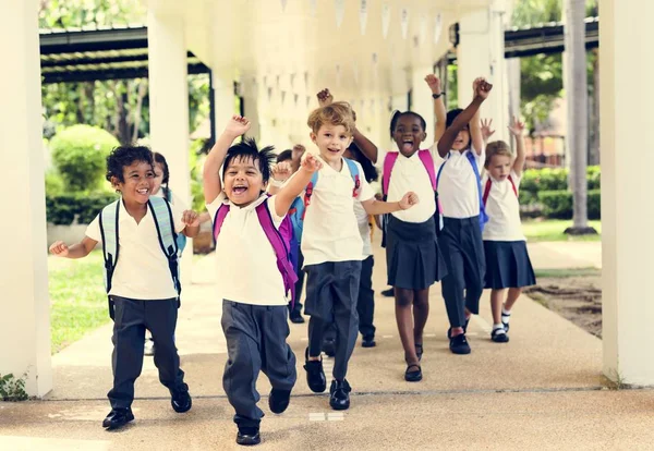 Niños Felices Escuela Primaria — Foto de Stock