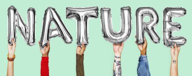 Balonlar kelime gösteren eller