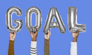 Metin hedef oluşturan gri gümüş alfabe helyum balonları