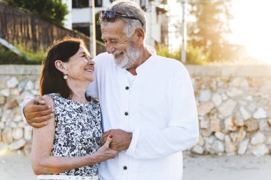 Olgun çift bir çare olarak tatil