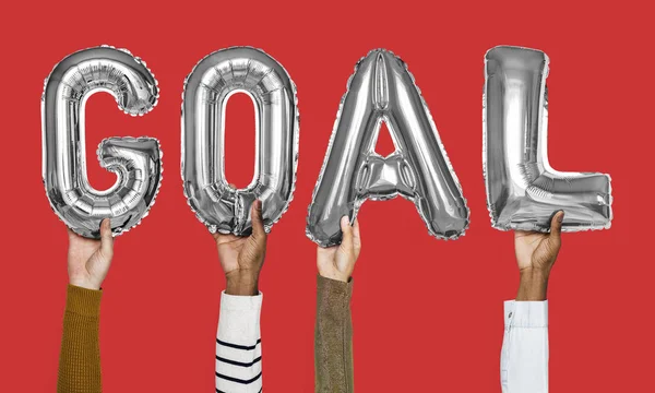 Metin hedef oluşturan gri gümüş alfabe helyum balonları