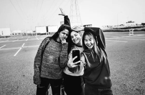 Grupo Amigos Adolescentes Saindo — Fotografia de Stock