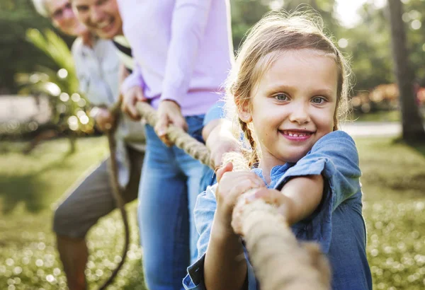 Family Playing Tug War — Stock Photo, Image