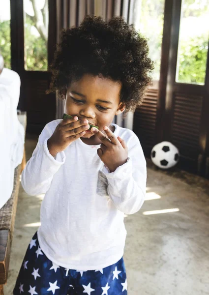 Adorable Enfant Afro Américain Mangeant Pastèque — Photo