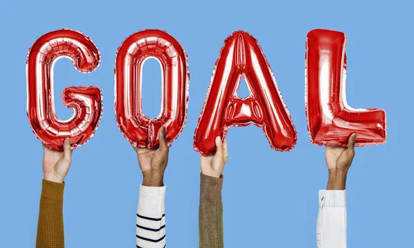 Metin hedef oluşturan kırmızı alfabe helyum balonları