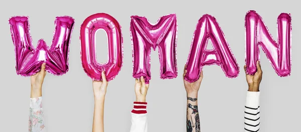 Kadın balonlar kelime gösteren eller