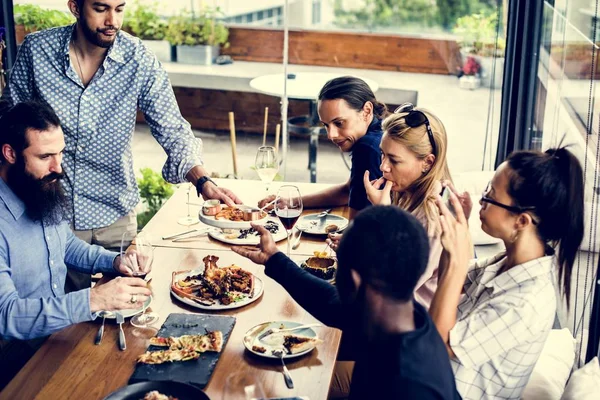 Diverse Friends Together Restaurant — Stock Photo, Image