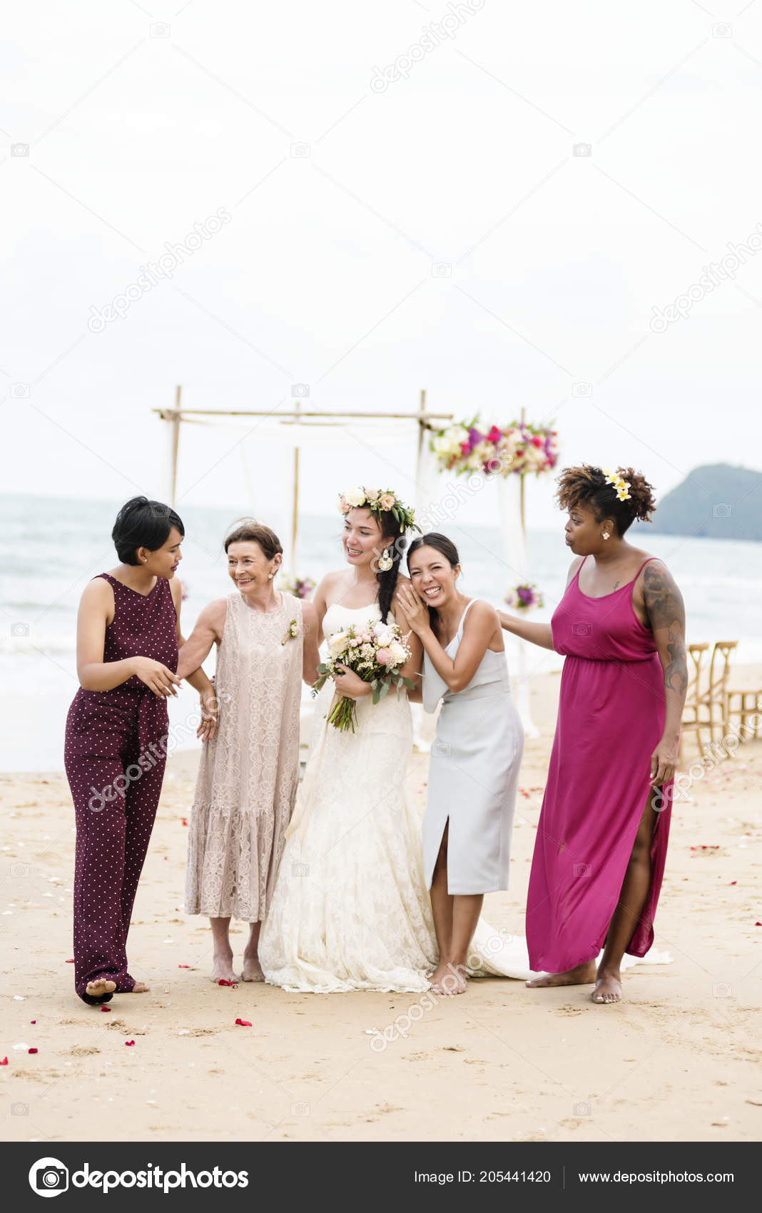 Beautiful Bride Her Mother Guests Beach Wedding Stock Photo