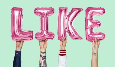 Pembe alfabe helyum balonları gibi metin şekillendirme