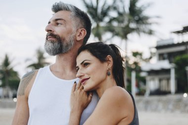 Bir balayı gezisine çift