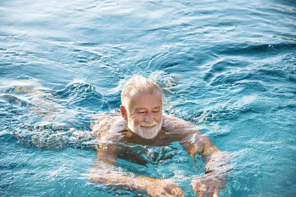 Mature Man Swimming Pool — Stock Photo, Image