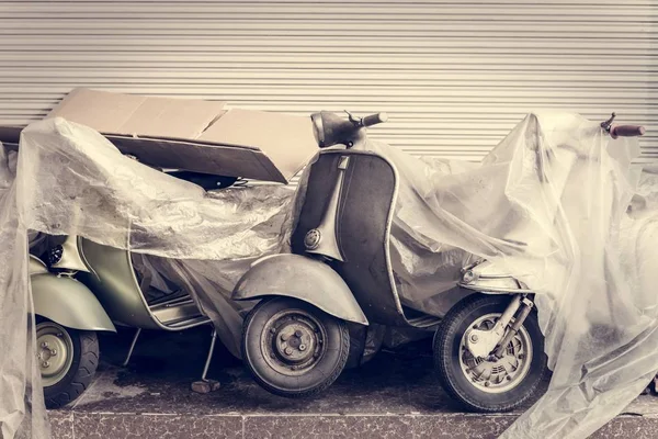 Vieux Scooter Garé Sur Une Rue — Photo