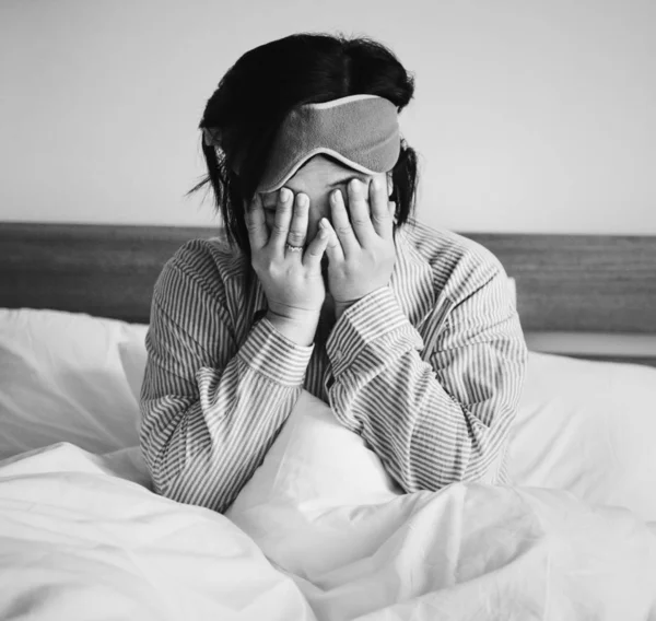 Woman Waking Bed — Stock Photo, Image