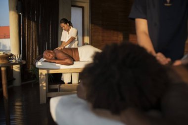 Çift bir spa adlı pampered