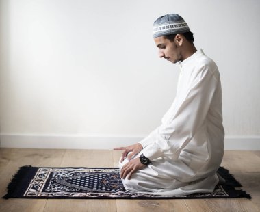 Müslüman Teşehhüt duruş dua