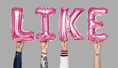 Pembe alfabe helyum balonları gibi metin şekillendirme