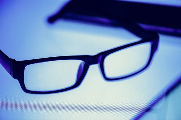 Digitális Asztalon Szemüvegek — Stock Fotó