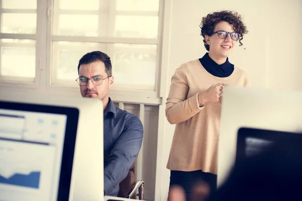 Diverse Geschäftsleute Arbeiten — Stockfoto