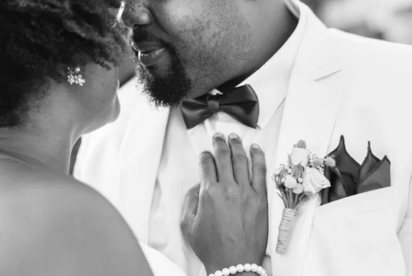 African American Couple Getting Married Island — Stock Photo, Image