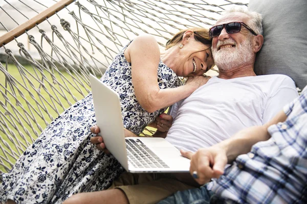 Senior Couple Relaxing Hammock — Stock Photo, Image