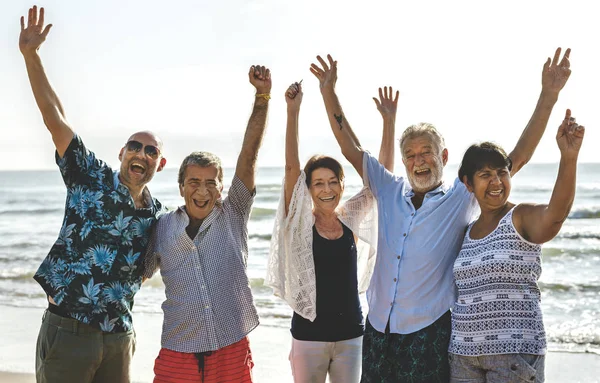 Group Seniors Beach — Stock Photo, Image