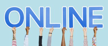 Online kelime oluşturan mavi mektupları holding eller