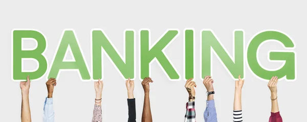 Hände Halten Grüne Buchstaben Hoch Die Das Wort Banking Bilden — Stockfoto
