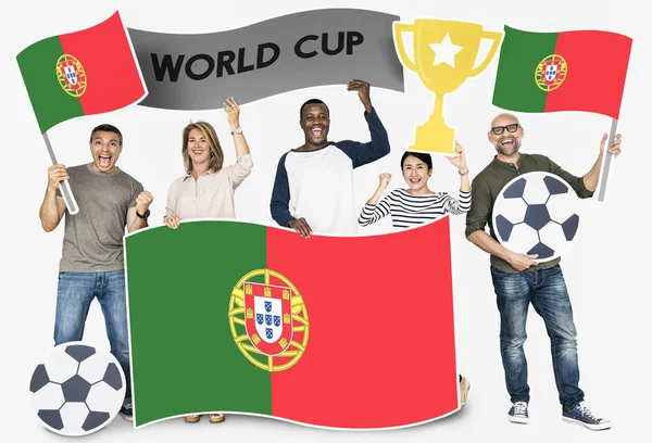 Diversos Aficionados Fútbol Con Bandera Portugal —  Fotos de Stock