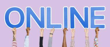 Online kelime oluşturan mavi mektupları holding eller