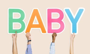 Kelime bebek tutan eller