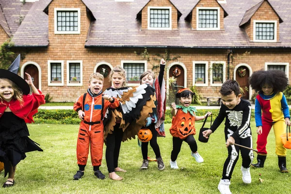 Små Barn Halloween Fest — Stockfoto