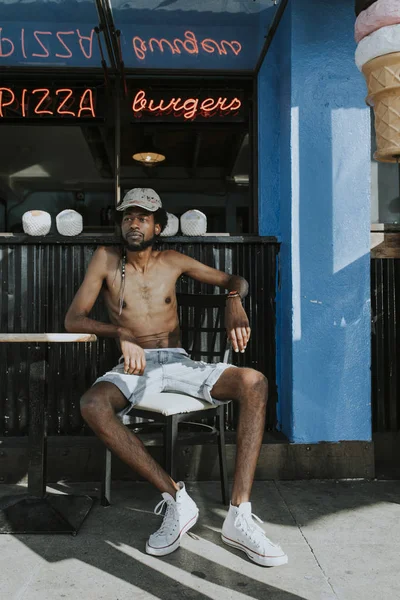 Shirtless Man Sitting Cafe — Stock Photo, Image