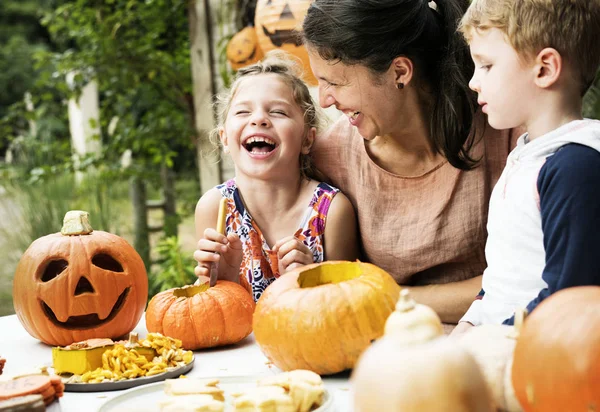 Young Kids Carving Halloween Jack Lanterns — Stock Photo, Image