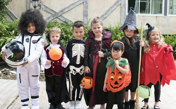 Niños Diversos Disfraces Halloween —  Fotos de Stock