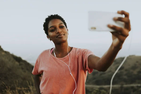 Kadın Bir Selfie Alarak Yapma — Stok fotoğraf