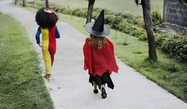 Meninas Jovens Trajes Halloween — Fotografia de Stock