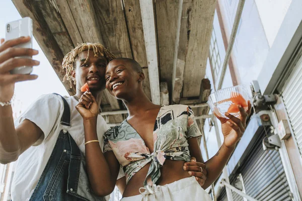 Couple Snacking Fruit Summer — Stock Photo, Image