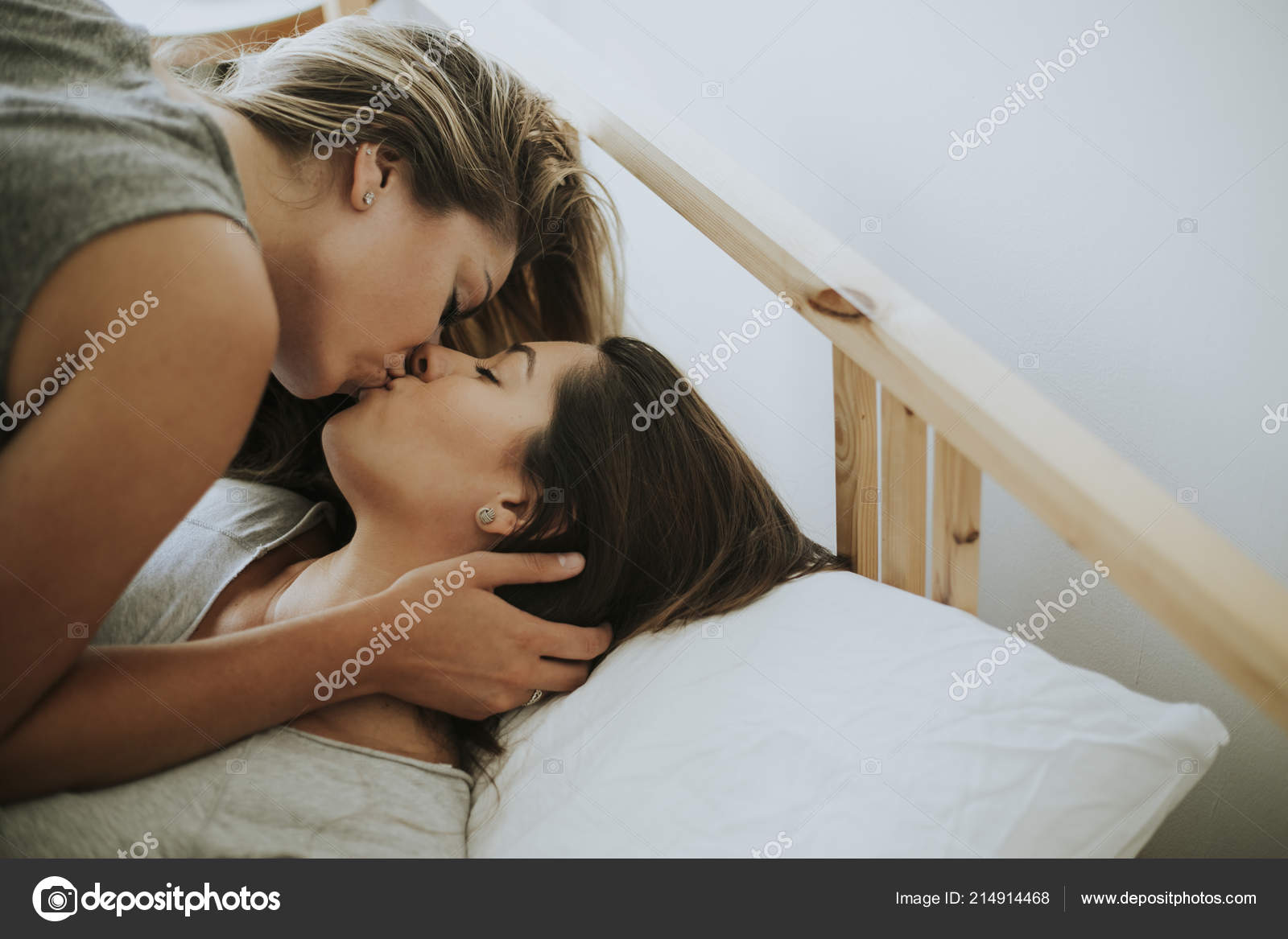 Lesbians Kissing In Bedroom