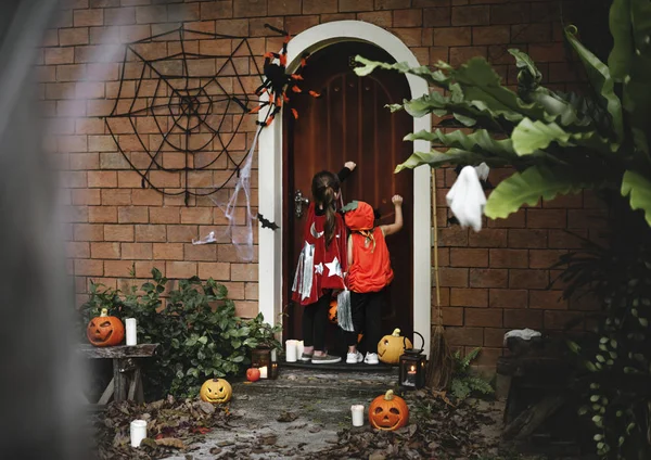 Crianças Pequenas Uma Festa Halloween — Fotografia de Stock