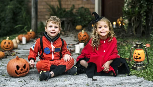 Kleine Kinder Auf Der Halloween Party — Stockfoto