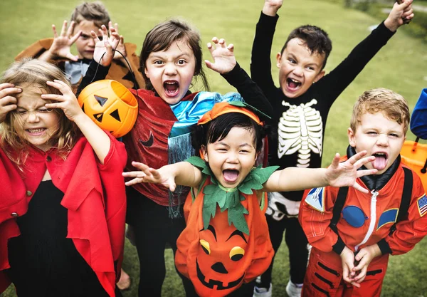 Crianças Pequenas Uma Festa Halloween — Fotografia de Stock