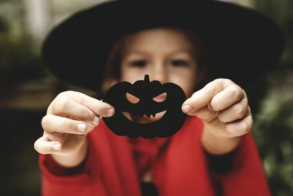 Dziewczynka Figlarny Korzystających Festiwalu Halloween — Zdjęcie stockowe